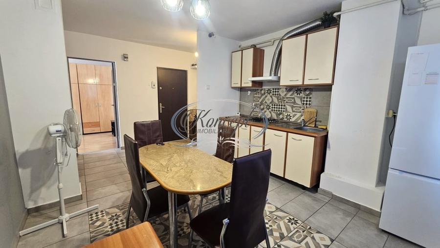 Apartament cu 3 camere decomandat, mobilat în Între Lacuri