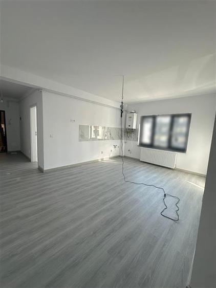 Apartament cu 3 camere decomandat în Vișani