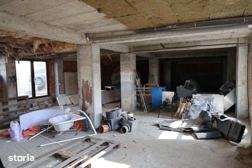 Spațiu comercial, de 317 mp, în Ipotești