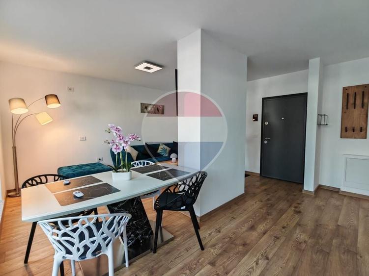 Apartament cu 2 camere decomandat, mobilat în Central
