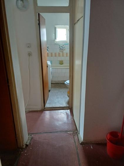 Apartament cu 3 camere decomandat în Aviației
