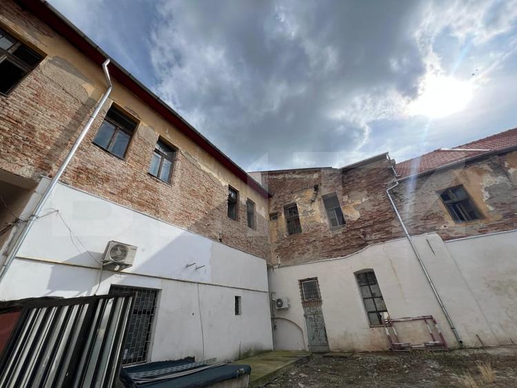 Spațiu comercial, de 900 mp, în Aiud