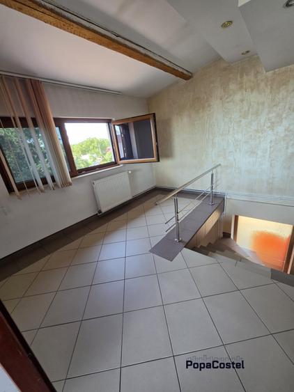 Casă individuală cu 8 camere cu Canalizare în Mogoșoaia