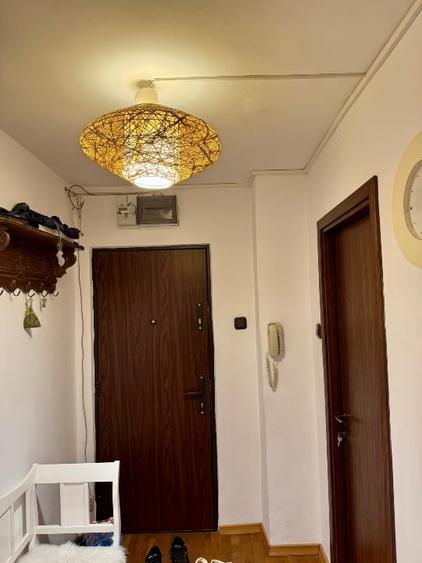Apartament cu 4 camere decomandat în Valea Rosie