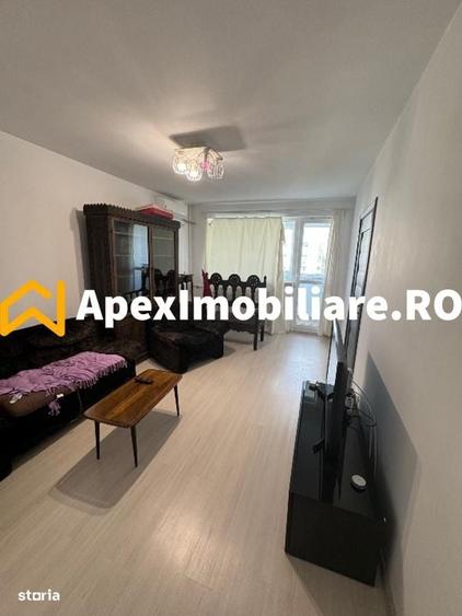 Apartament cu 3 camere semidecomandat în Drumul Taberei