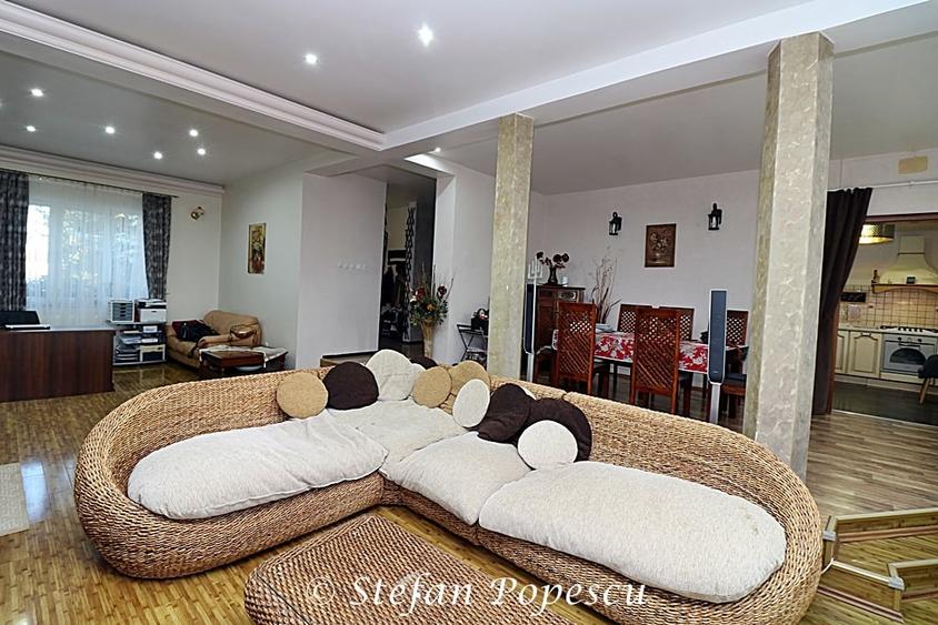 Casă cu 5 camere cu Piscina în Izvorani