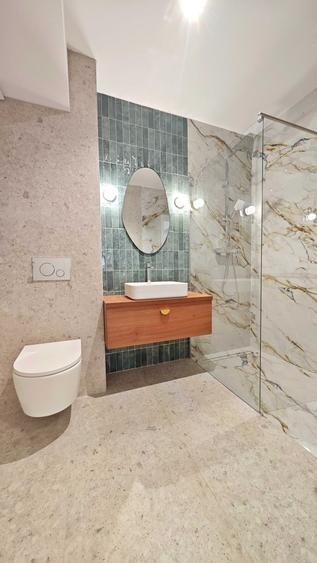 Apartament cu 3 camere decomandat în Sud