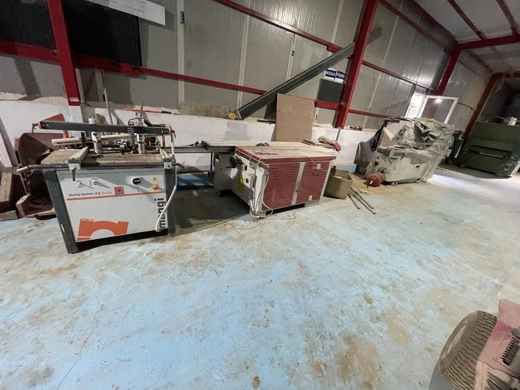 Spațiu comercial, de 240 mp, în Florești