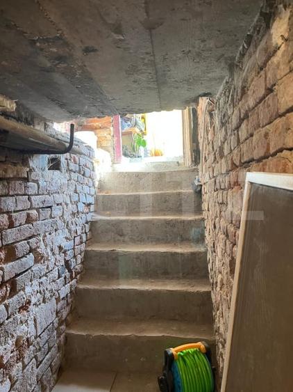 Casă cu 2 camere cu Canalizare în Central