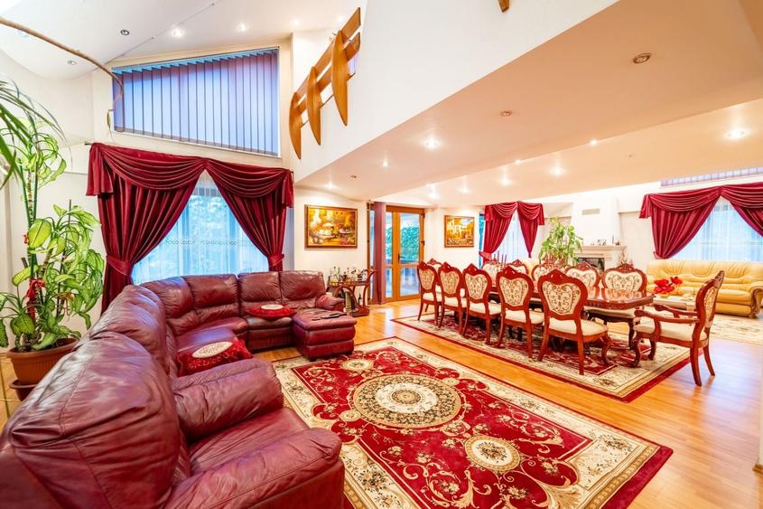 Casă individuală cu 20 camere cu Piscina în Ultracentral