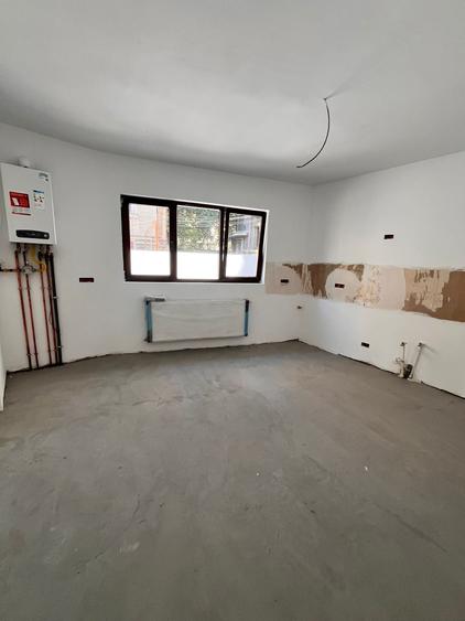 Casă individuală cu 6 camere cu Teren 375 Mp în Grădina Icoanei