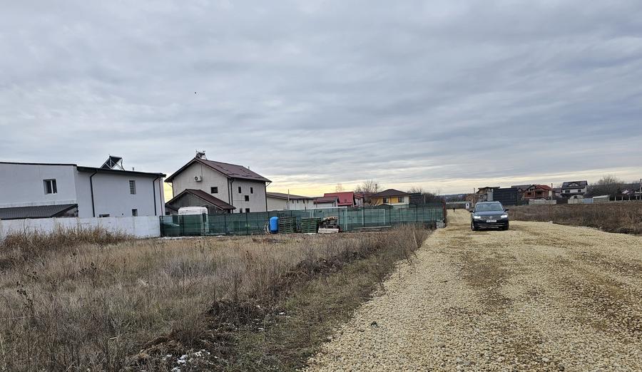 Teren Construcții intravilan de 350 mp, în Dragomirești-Vale