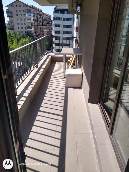 Apartament cu 2 camere decomandat în Roșu