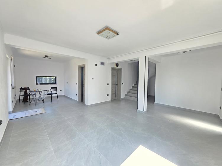 Duplex cu 4 camere decomandat cu Canalizare în Râșnov
