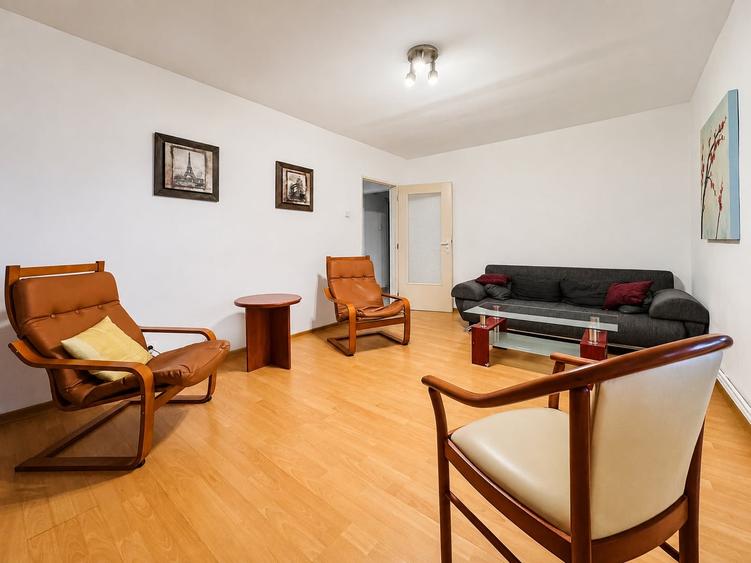 Apartament cu 3 camere decomandat, mobilat în Zorilor