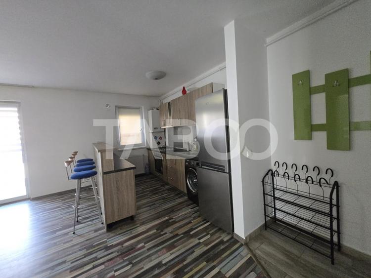 Apartament cu 2 camere decomandat, mobilat în Lupeni
