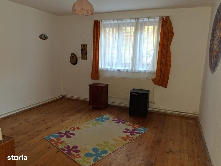 Casă cu 4 camere în Bazna