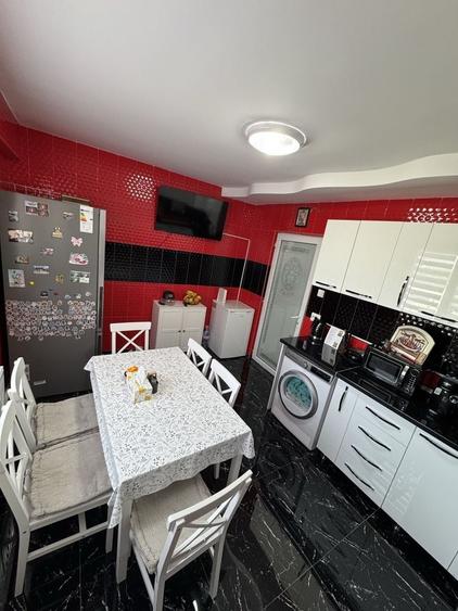 Apartament cu 3 camere decomandat în Ultracentral