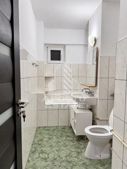 Garsonieră decomandată, mobilată în Spitalul Județean