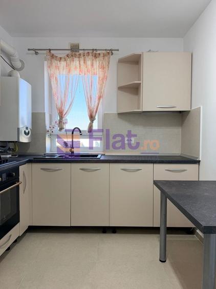 Apartament cu 2 camere decomandat în Tractorul