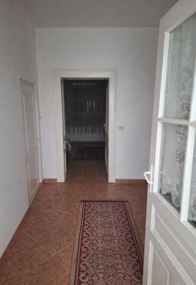 Casă cu 3 camere în Alfa