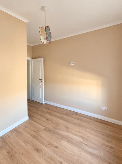 Duplex cu 5 camere cu Canalizare în Covaci