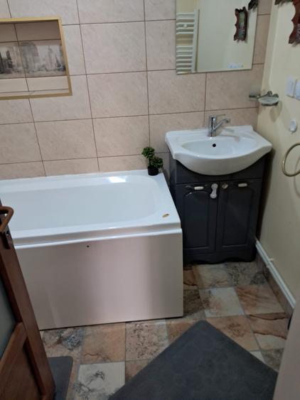 Apartament cu 2 camere, mobilat în Trocadero