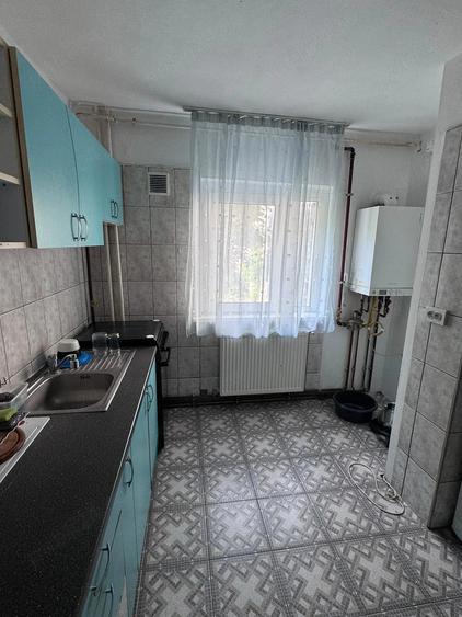 Inchiriez apartament 3 camere, decomandat - 9
