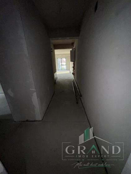 Apartament cu 4 camere semidecomandat în Andrei Mureșanu