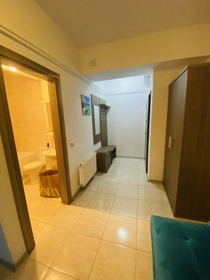 Apartament cu 2 camere semidecomandat, mobilat în Central