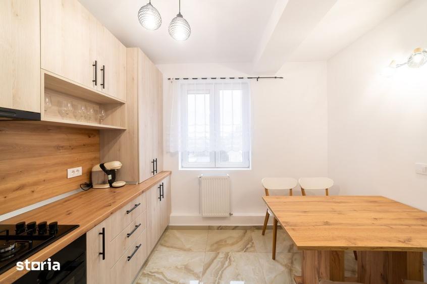 Apartament cu 3 camere semidecomandat, mobilat în Central