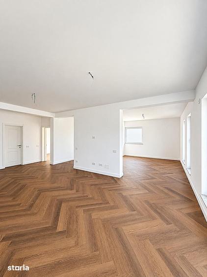 Casă cu 4 camere cu Teren 376 Mp în Cetate