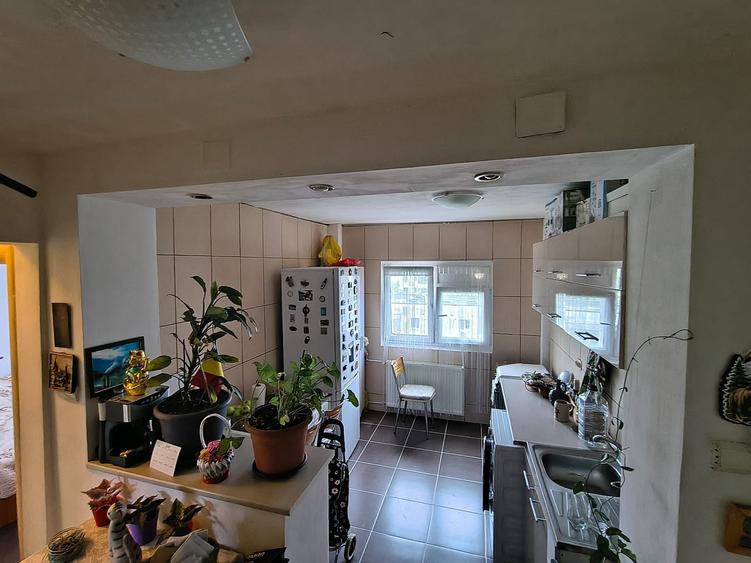 Apartament cu 2 camere decomandat în Drumul Taberei