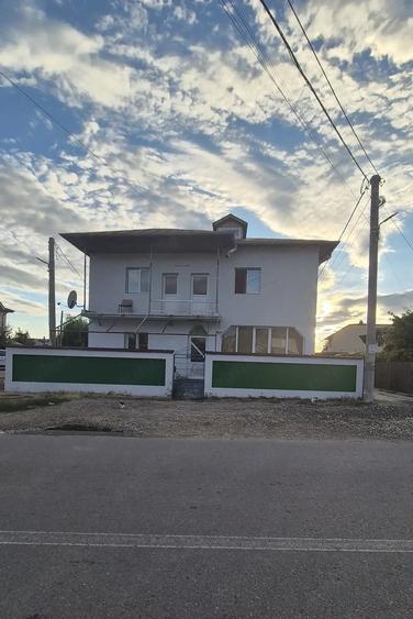 Casă cu 4 camere cu Teren 845 Mp în Gostinari