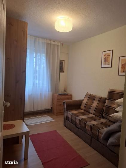 Apartament cu 3 camere în Intim