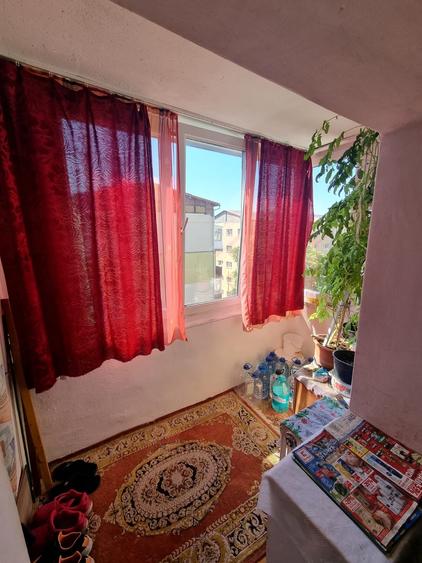 Apartament cu 3 camere în Cetate