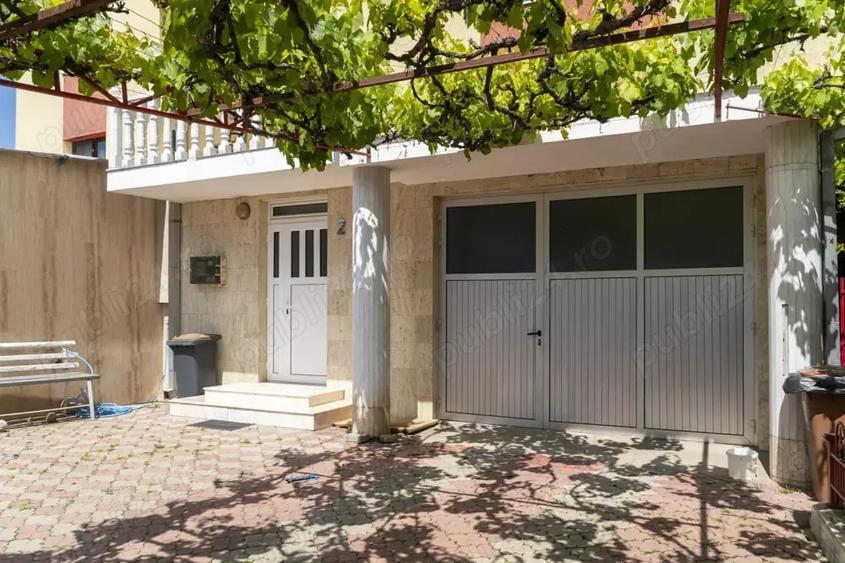 Casă cu 6 camere cu Teren 420 Mp în Central