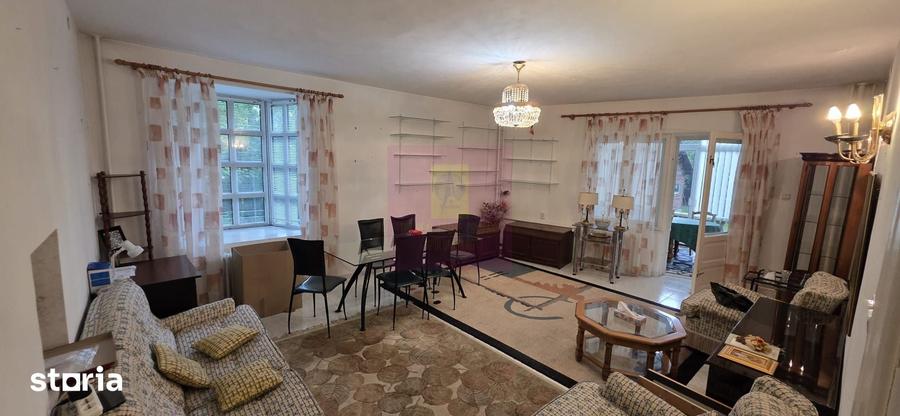 Casă cu 6 camere cu Teren 5116 Mp în Cornu