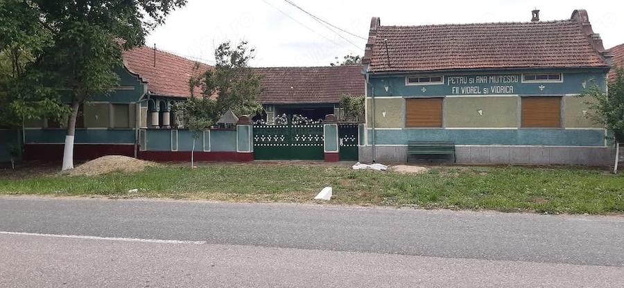 Casă cu 6 camere cu Teren 1234 Mp în Hitiaș