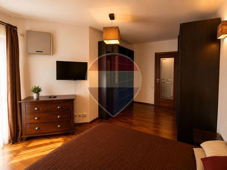 Apartament cu 3 camere semidecomandat, mobilat în P-ta Presei Libere