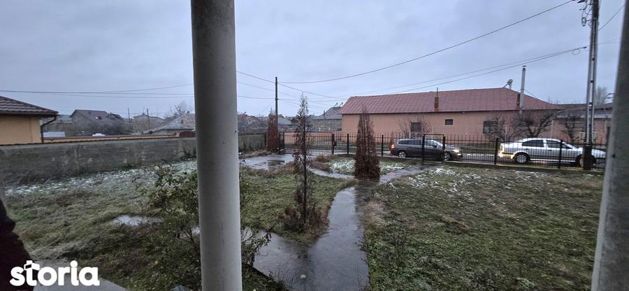 Vanzare proprietate- casa si teren Persinari Dambovi?a - 5