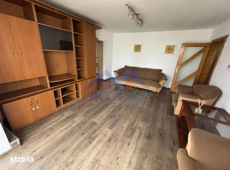 Apartament cu 3 camere, mobilat în Cetate — fotografia 3