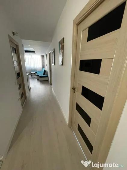 Apartament cu 3 camere semidecomandat în Florești