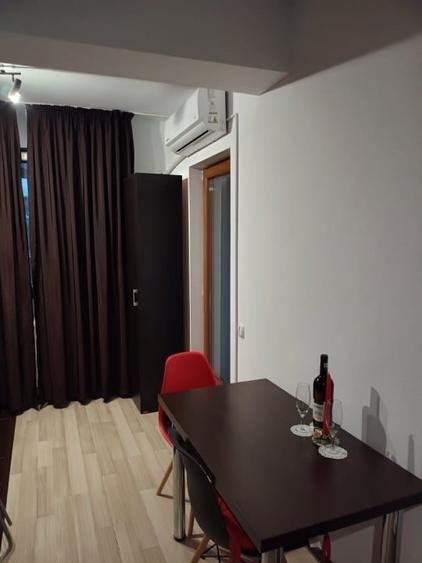 Apartament cu 2 camere decomandat, mobilat în Central