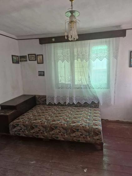 Casă cu Teren 200 Mp în Central