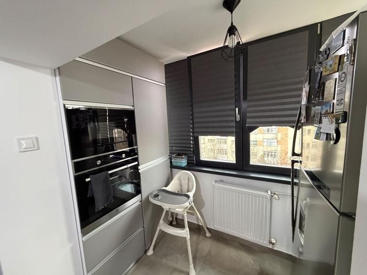 Vand apartament 3 camere ,cartier rovine, langa Liceul Tudor Arghezi - 2