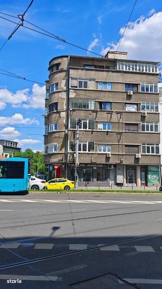 Apartament cu 3 camere semidecomandat în Știrbei Vodă