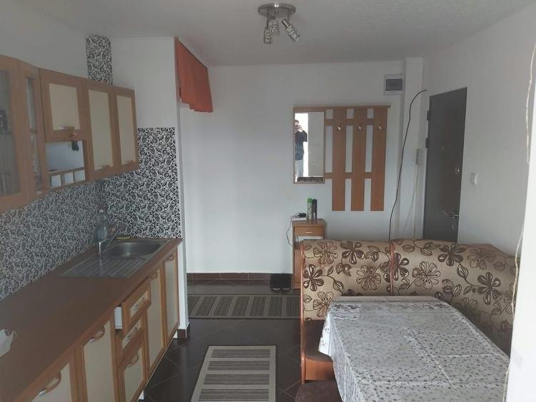 Apartament cu 2 camere decomandat, mobilat în Craiter