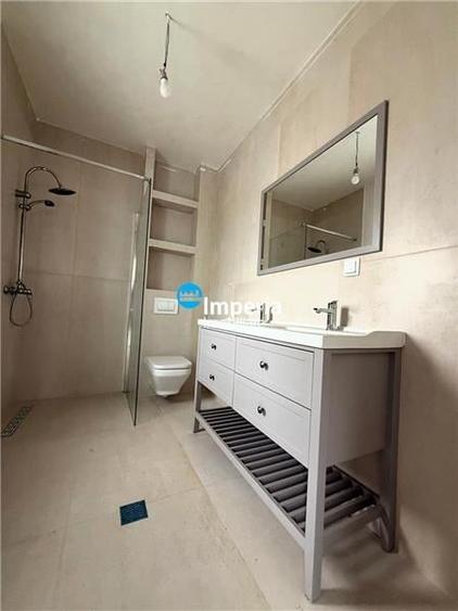 Duplex cu 4 camere cu Canalizare în Rediu