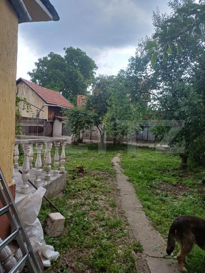 Casă individuală cu 6 camere cu Canalizare în Iris